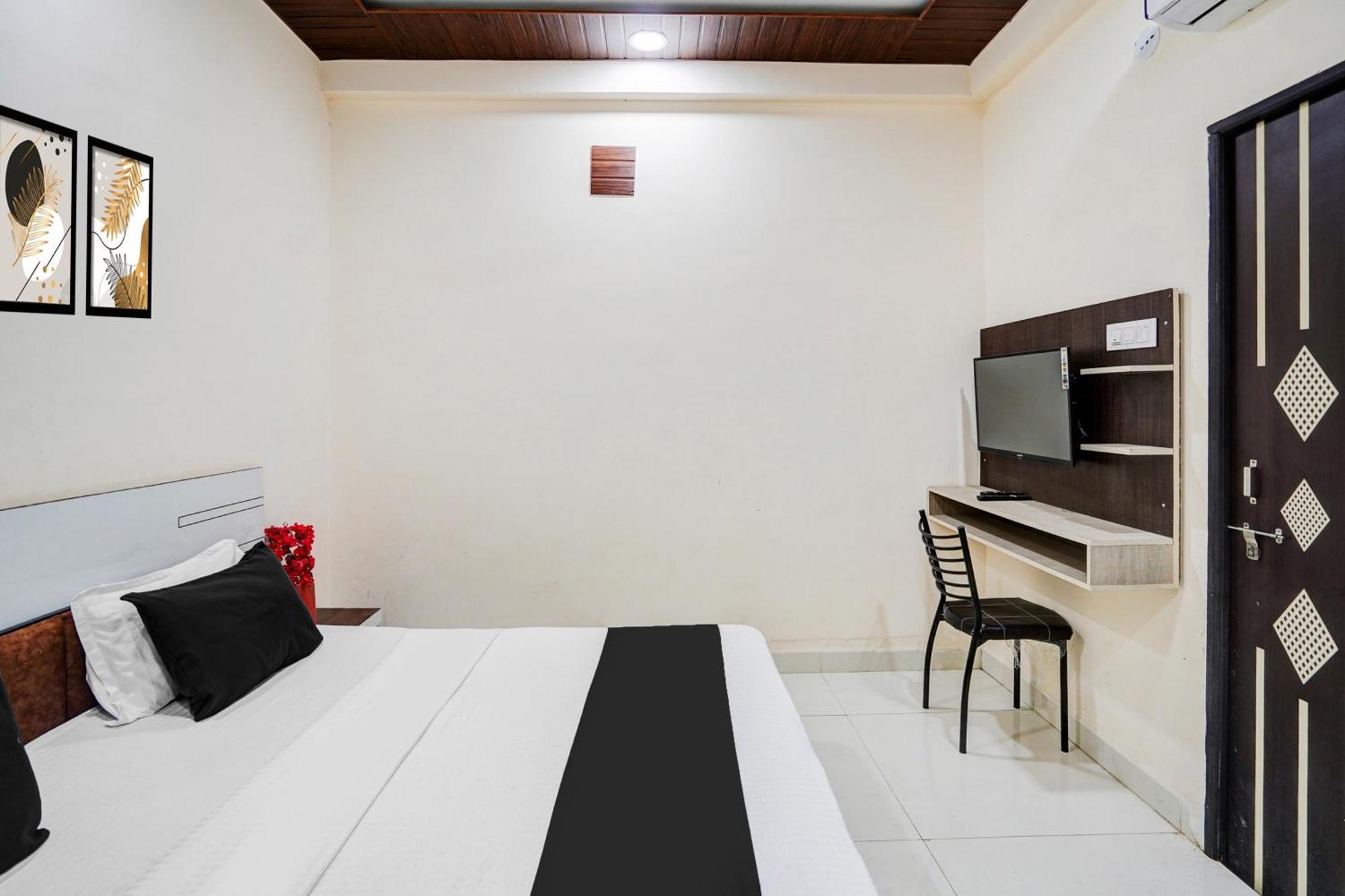 אינדורה Super Hotel O Brilliant Convention Centre Formerly Madhur Shree מראה חיצוני תמונה
