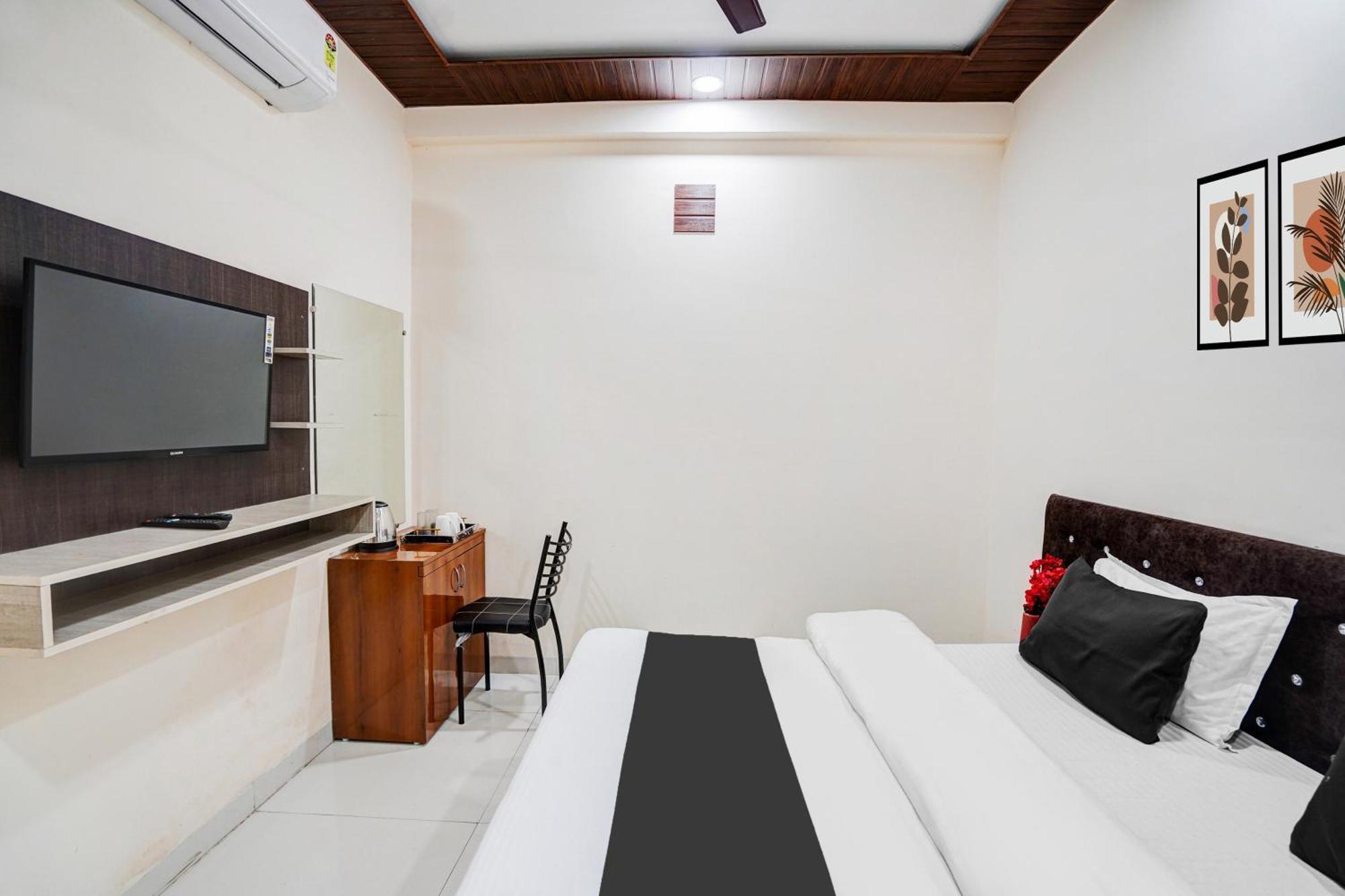 אינדורה Super Hotel O Brilliant Convention Centre Formerly Madhur Shree מראה חיצוני תמונה