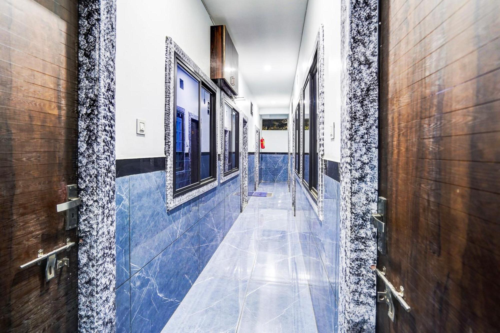 אינדורה Super Hotel O Brilliant Convention Centre Formerly Madhur Shree מראה חיצוני תמונה